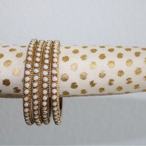 Beautiful pearl Set of 4 Bangles.